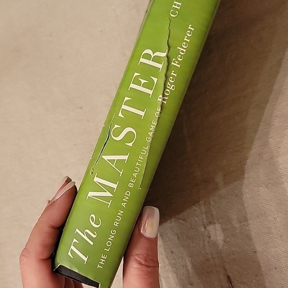 The Master, Roger Federer biography, hardcover - Picture 3 of 5